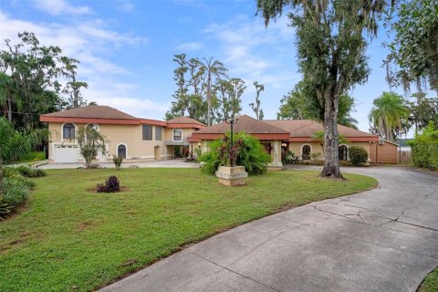 House in Lutz, Florida 4 bedrooms, 457.82 sq.m. № 1902761 - photo 7