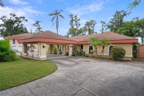 House in Lutz, Florida 4 bedrooms, 457.82 sq.m. № 1902761 - photo 6