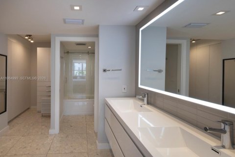 Condominio en alquiler en Miami Beach, Florida, 2 dormitorios, 115.01 m2 № 2026349 - foto 13
