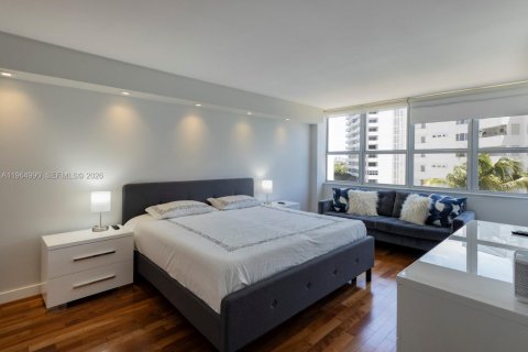 Condominio en alquiler en Miami Beach, Florida, 2 dormitorios, 115.01 m2 № 2026349 - foto 10