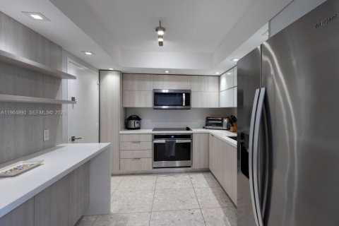 Condominio en alquiler en Miami Beach, Florida, 2 dormitorios, 115.01 m2 № 2026349 - foto 8