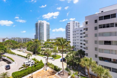 Condominio en alquiler en Miami Beach, Florida, 2 dormitorios, 115.01 m2 № 2026349 - foto 6