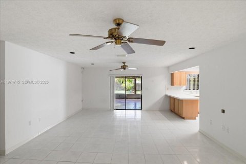 Купить виллу или дом в Хомстед, Флорида 4 спальни, 205.31м2, № 2046532 - фото 9