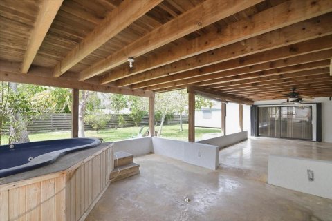 Купить виллу или дом в Хомстед, Флорида 4 спальни, 205.31м2, № 2046532 - фото 5