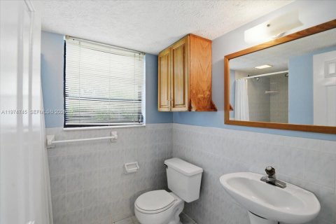 Купить виллу или дом в Хомстед, Флорида 4 спальни, 205.31м2, № 2046532 - фото 15