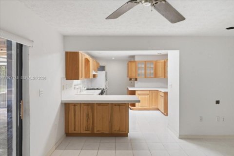 Купить виллу или дом в Хомстед, Флорида 4 спальни, 205.31м2, № 2046532 - фото 11