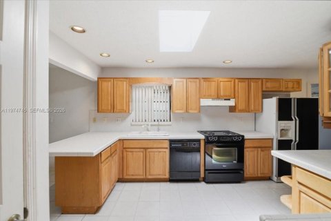 Купить виллу или дом в Хомстед, Флорида 4 спальни, 205.31м2, № 2046532 - фото 13