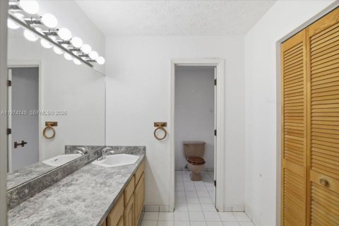 Купить виллу или дом в Хомстед, Флорида 4 спальни, 205.31м2, № 2046532 - фото 18