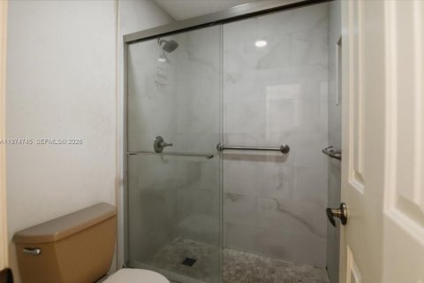 Купить виллу или дом в Хомстед, Флорида 4 спальни, 205.31м2, № 2046532 - фото 21