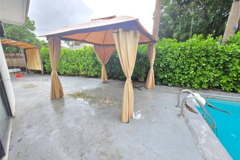 Casa en venta en Margate, Florida, 4 dormitorios, 176.33 m2 № 1990904 - foto 27