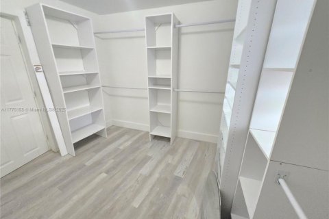 Casa en venta en Margate, Florida, 4 dormitorios, 176.33 m2 № 1990904 - foto 16