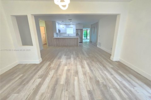 Casa en Margate, Florida 4 dormitorios, 176.33 m2 № 1990904