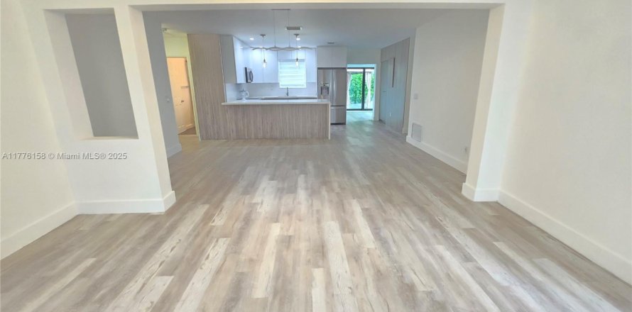 Casa en Margate, Florida 4 dormitorios, 176.33 m2 № 1990904