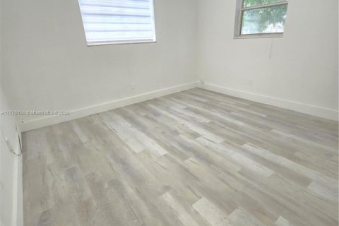 Casa en venta en Margate, Florida, 4 dormitorios, 176.33 m2 № 1990904 - foto 21