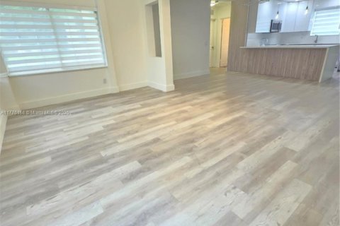 Casa en venta en Margate, Florida, 4 dormitorios, 176.33 m2 № 1990904 - foto 2