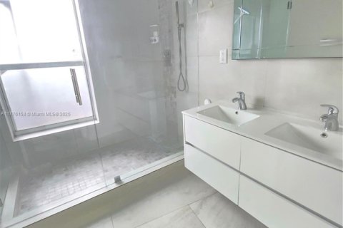 Casa en venta en Margate, Florida, 4 dormitorios, 176.33 m2 № 1990904 - foto 15