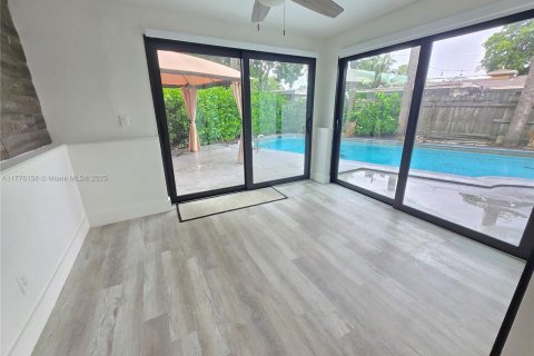 Casa en venta en Margate, Florida, 4 dormitorios, 176.33 m2 № 1990904 - foto 10