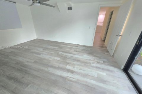 Casa en venta en Margate, Florida, 4 dormitorios, 176.33 m2 № 1990904 - foto 13