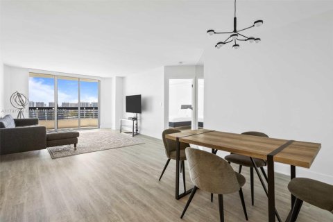 Condominio en venta en Aventura, Florida, 2 dormitorios, 109.72 m2 № 1712792 - foto 6