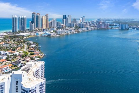 Condominio en venta en Aventura, Florida, 2 dormitorios, 109.72 m2 № 1712792 - foto 28