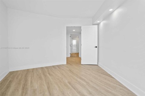 Condominio en venta en Aventura, Florida, 2 dormitorios, 109.72 m2 № 1712792 - foto 20