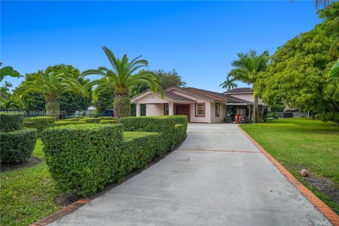 Купить виллу или дом в Майами, Флорида 4 спальни, 270.25м2, № 1990277 - фото 7