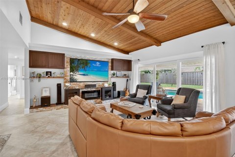 House in Plantation, Florida 3 bedrooms, 200.58 sq.m. № 1923206 - photo 8
