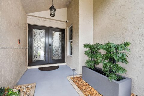 House in Plantation, Florida 3 bedrooms, 200.58 sq.m. № 1923206 - photo 6