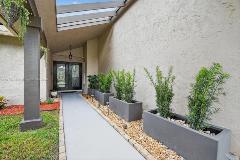 House in Plantation, Florida 3 bedrooms, 200.58 sq.m. № 1923206 - photo 5