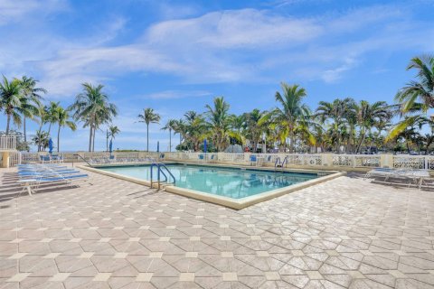 Condominio en venta en Pompano Beach, Florida, 2 dormitorios, 134.71 m2 № 2242572 - foto 20