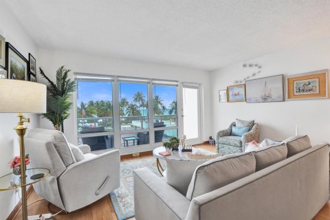 Condominio en venta en Pompano Beach, Florida, 2 dormitorios, 134.71 m2 № 2242572 - foto 3