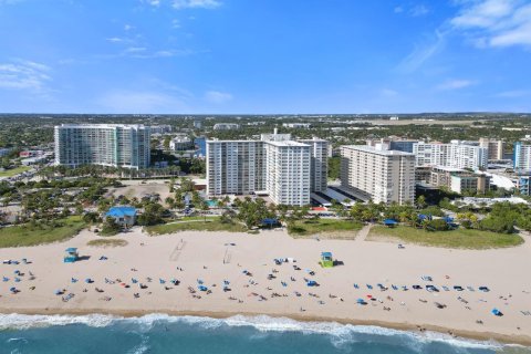 Condominio en venta en Pompano Beach, Florida, 2 dormitorios, 134.71 m2 № 2242572 - foto 2