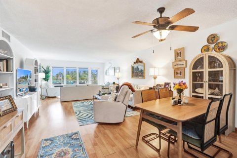 Condominio en venta en Pompano Beach, Florida, 2 dormitorios, 134.71 m2 № 2242572 - foto 9
