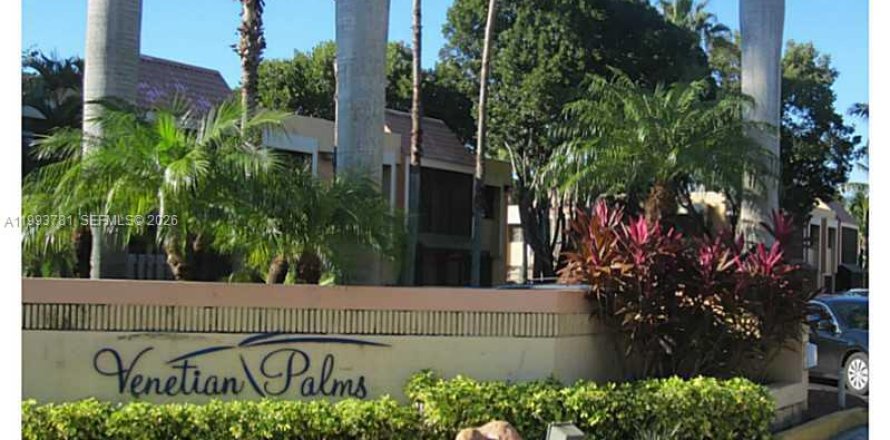 Condominio en Miami, Florida, 1 dormitorio № 2145665