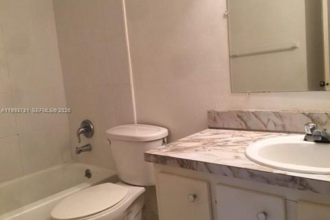 Condominio en venta en Miami, Florida, 1 dormitorio, 79.34 m2 № 2145665 - foto 11