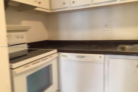 Condominio en venta en Miami, Florida, 1 dormitorio, 79.34 m2 № 2145665 - foto 9