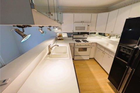 House in Sarasota, Florida 4 bedrooms, 311.59 sq.m. № 2195707 - photo 28