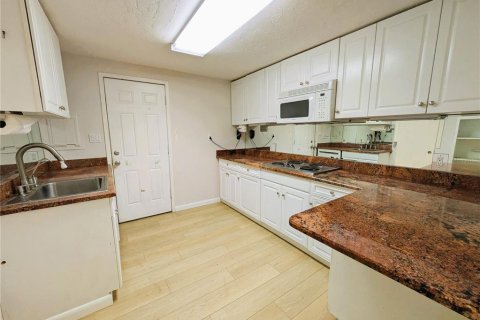 House in Sarasota, Florida 4 bedrooms, 311.59 sq.m. № 2195707 - photo 23