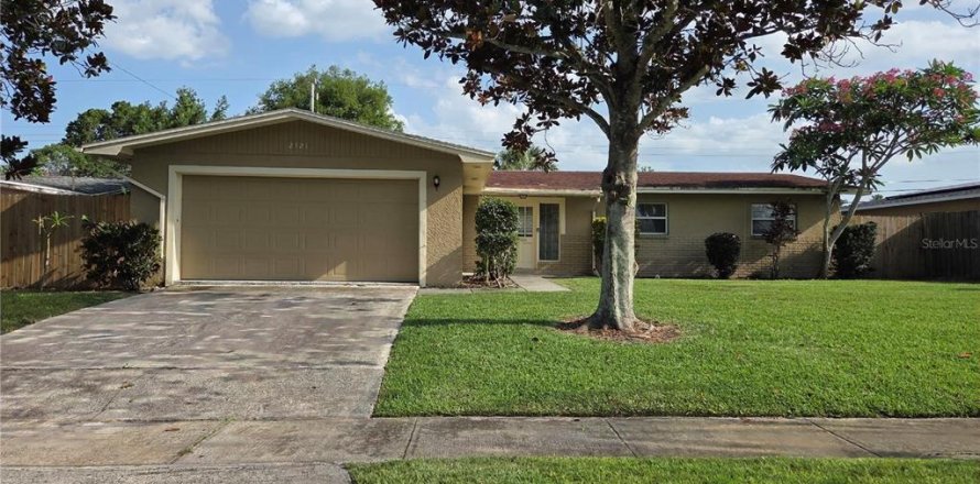 House in Melbourne, Florida 4 bedrooms, 158.49 sq.m. № 1774636