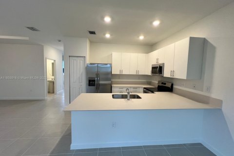 House in Homestead, Florida 3 bedrooms № 1880357 - photo 6