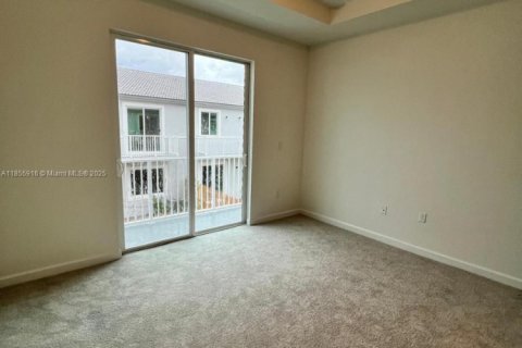 House in Homestead, Florida 3 bedrooms № 1880357 - photo 12