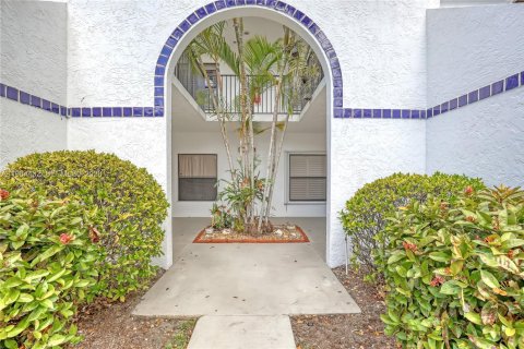 Купить кондоминиум в Стьюарт, Флорида 2 спальни, 120.77м2, № 2027229 - фото 3