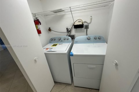 Condominio en alquiler en Homestead, Florida, 2 dormitorios, 107.77 m2 № 2002433 - foto 9