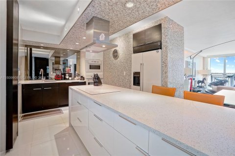 Купить кондоминиум в Майами, Флорида 1 спальня, 96.8м2, № 2054692 - фото 4