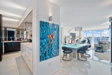 Кондоминиум с 1 спальней в Майами, Флорида № 2054692