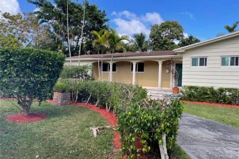 Casa en venta en South Miami, Florida, 4 dormitorios, 155.7 m2 № 1695902 - foto 29