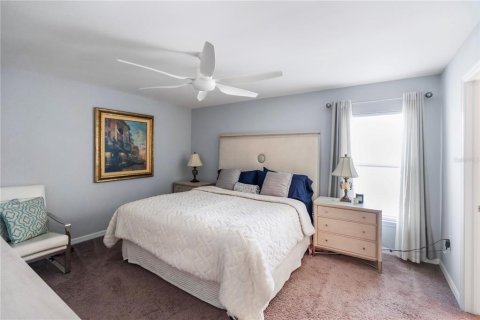Townhouse in Fort Myers, Florida 4 bedrooms, 171.68 sq.m. № 2212708 - photo 8