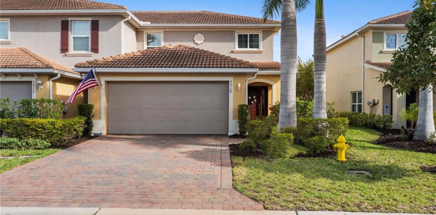 Townhouse in Fort Myers, Florida 4 bedrooms, 171.68 sq.m. № 2212708
