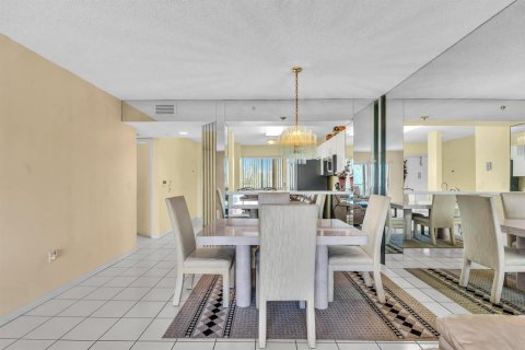Купить кондоминиум в Тамарак, Флорида 2 спальни, 100.33м2, № 2083143 - фото 13