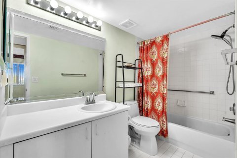 Купить кондоминиум в Тамарак, Флорида 2 спальни, 100.33м2, № 2083143 - фото 29